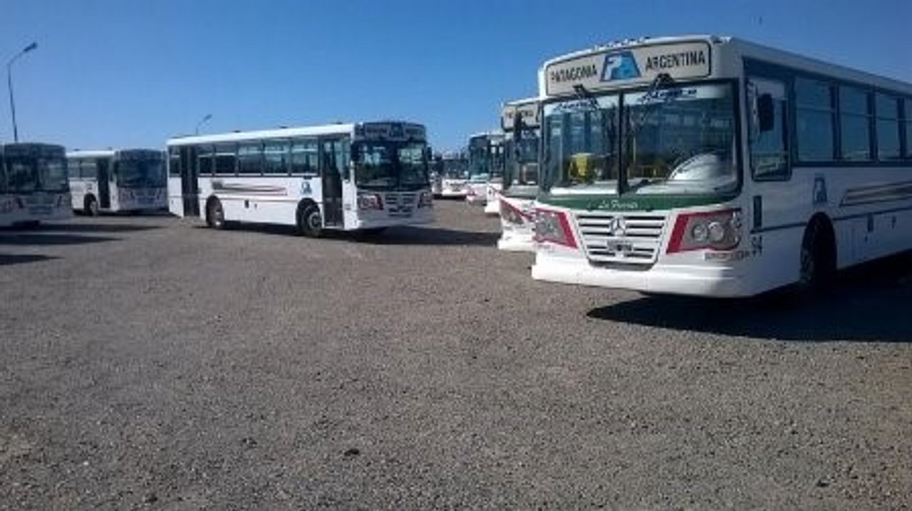 Chofer de Comodoro Rivadavia queda afuera del traspaso a Solbus a meses de jubilarse
