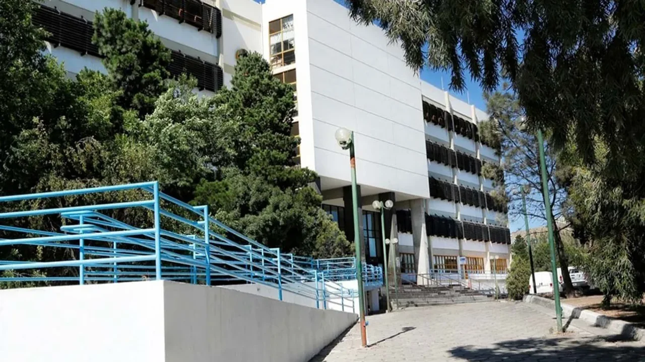 La Universidad de Comodoro amplía la presencialidad y abre el comedor. 