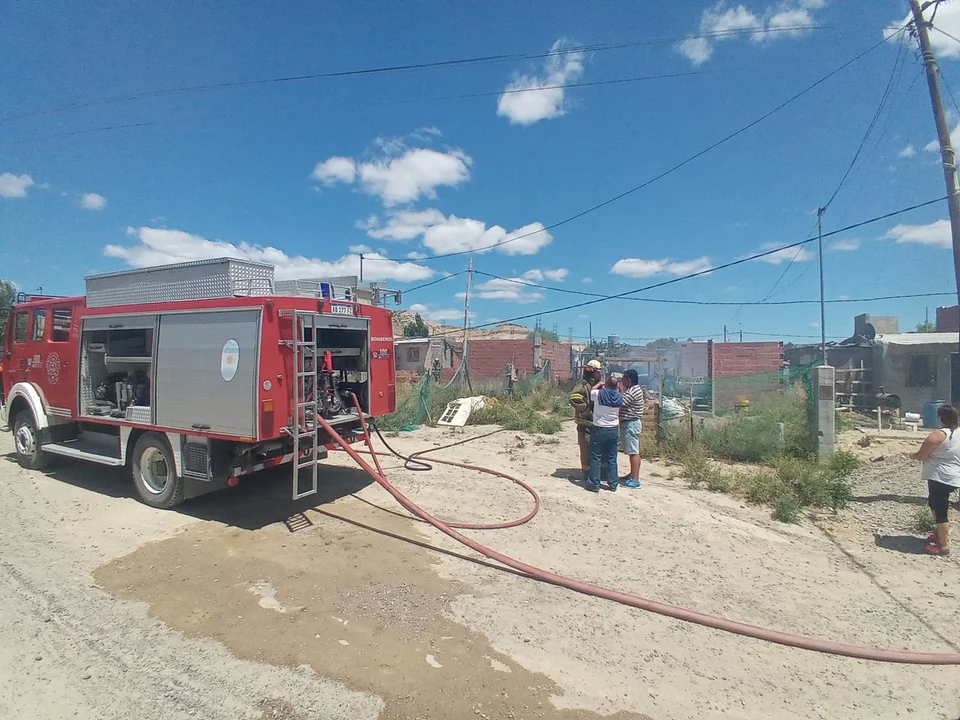 Tras la muerte de una niña de 5 años en un incendio, vecinos reclaman la instalación de un cuartel de Bomberos en el barrio Perón