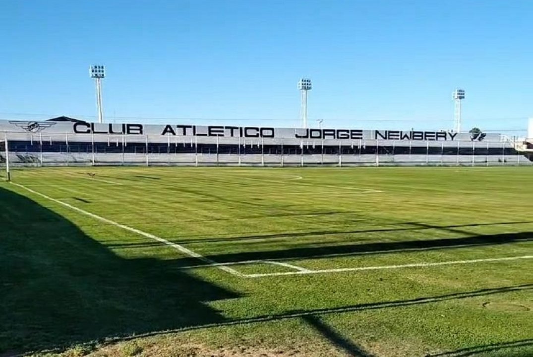 noticiaspuertosantacruz.com.ar - Imagen extraida de: https://adnsur.com.ar/deportes/profundo-dolor-en-newbery-por-el-fallecimiento-del-padre-de--pitu---hugo-y-leo-barrientos_a67af97fd10aaaffb901f2673