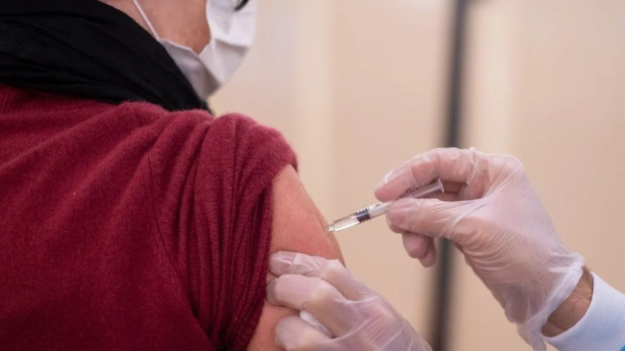 El Ministerio de Salud de la Nación actualizó las recomendaciones de la vacunación contra el COVID.