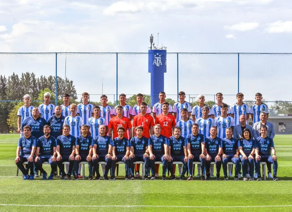 El plantel de Argentina que disputó el Mundial Sub17 en Indonesia, con Subiabre como figura