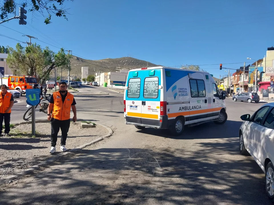La menor fue trasladada al hospital Regional por "posible fractura de cadera"