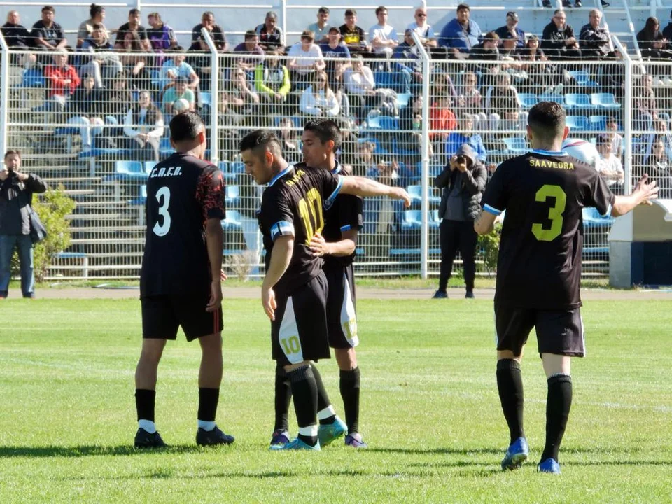 Saavedra logró el objetivo con una aplastante victoria ante Ameghino en la Promoción 