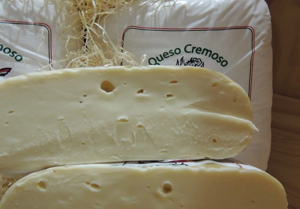 Prohibieron la venta y el consumo de una marca conocida de queso cremoso