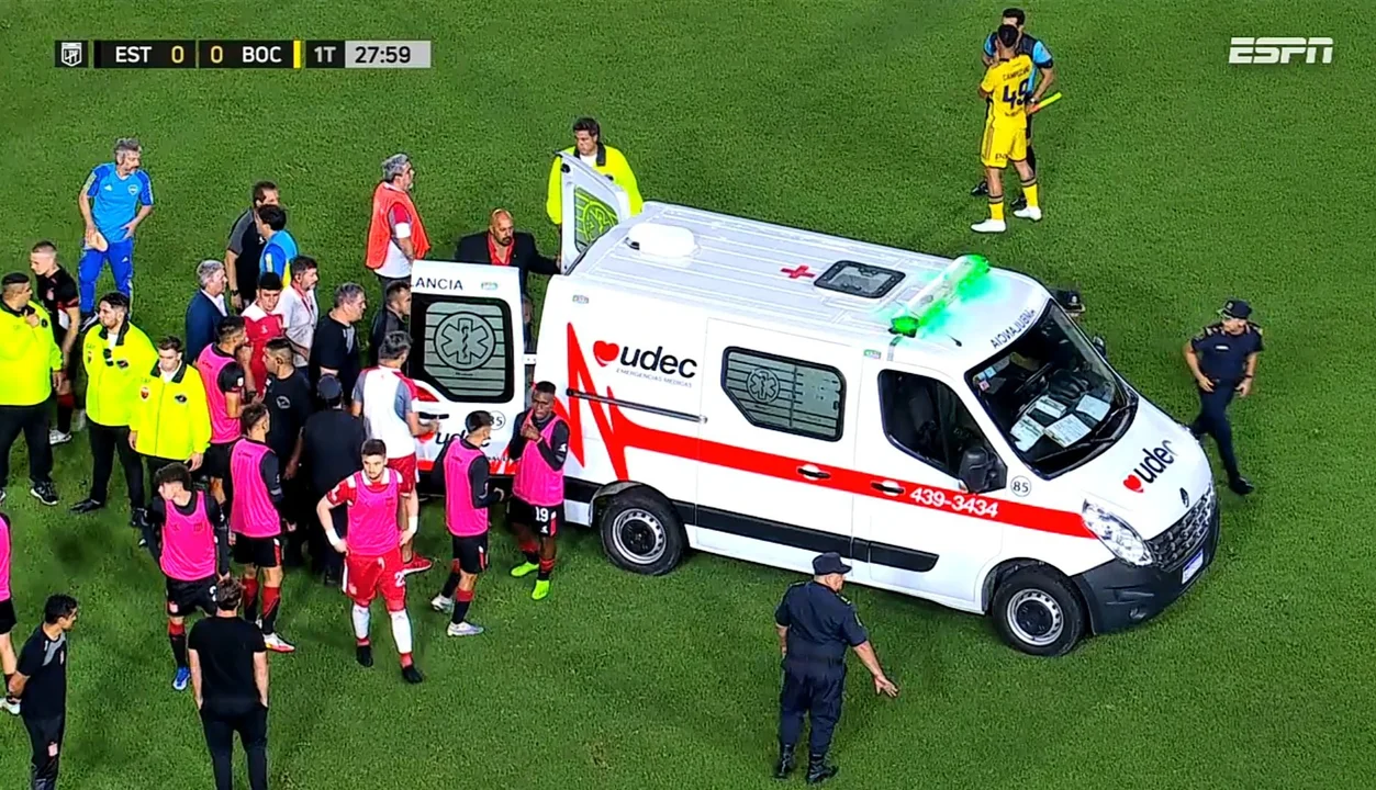 El partido entre Estudiantes y Boca fue suspendido tras un dramático momento