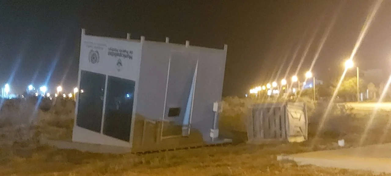 El temporal provocó destrozos en varias ciudades de Chubut: el viento hizo volar un puesto policial