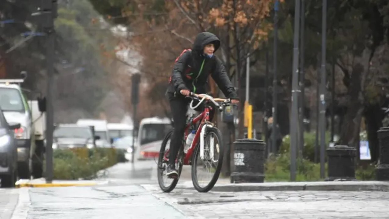 noticiaspuertosantacruz.com.ar - Imagen extraida de: https://adnsur.com.ar/sociedad/se-viene-la-lluvia-en-neuquen_a661675e67e05eb014453ef6c