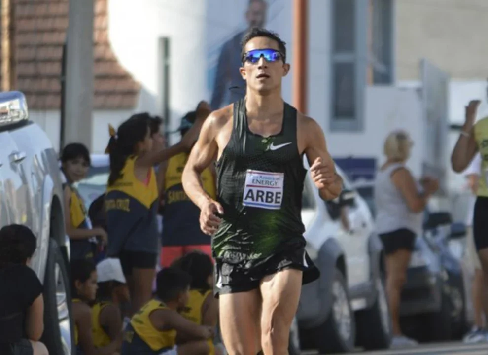Este domingo, Joaquín Arbe correrá la Maratón de La Pampa e irá por la clasificación a Paris 2024