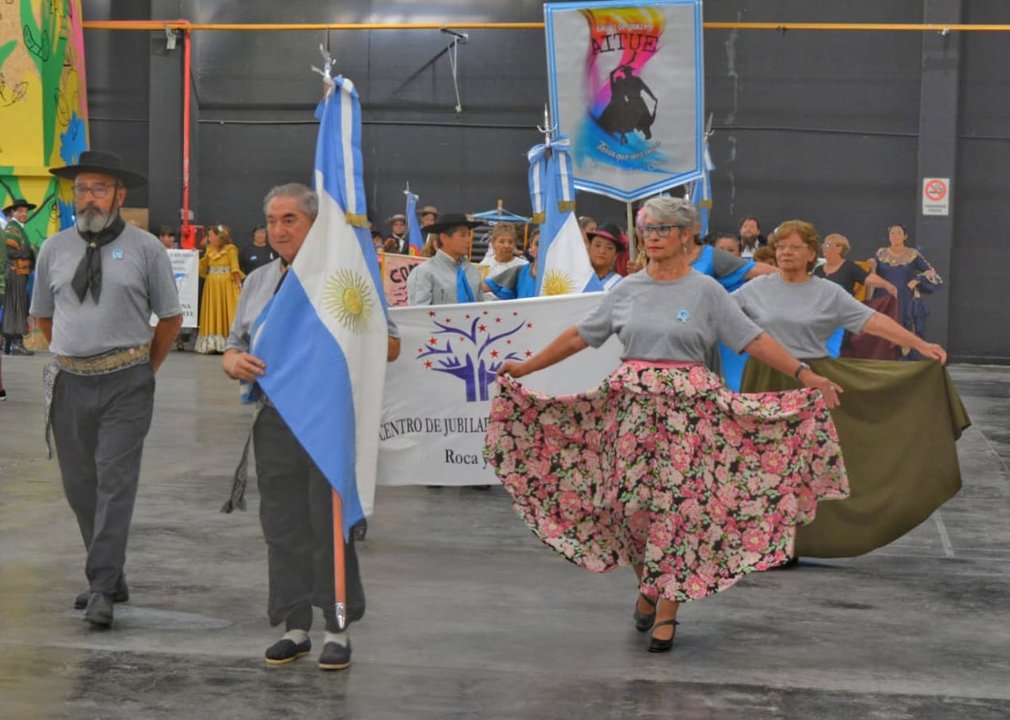 noticiaspuertosantacruz.com.ar - Imagen extraida de: https://adnsur.com.ar/sociedad/este-fin-de-semana-se-realizara-el-2--encuentro-de-danzas-folkloricas-para-adultos-mayores-en-comodoro_a662191b859de390a84b7bcf5