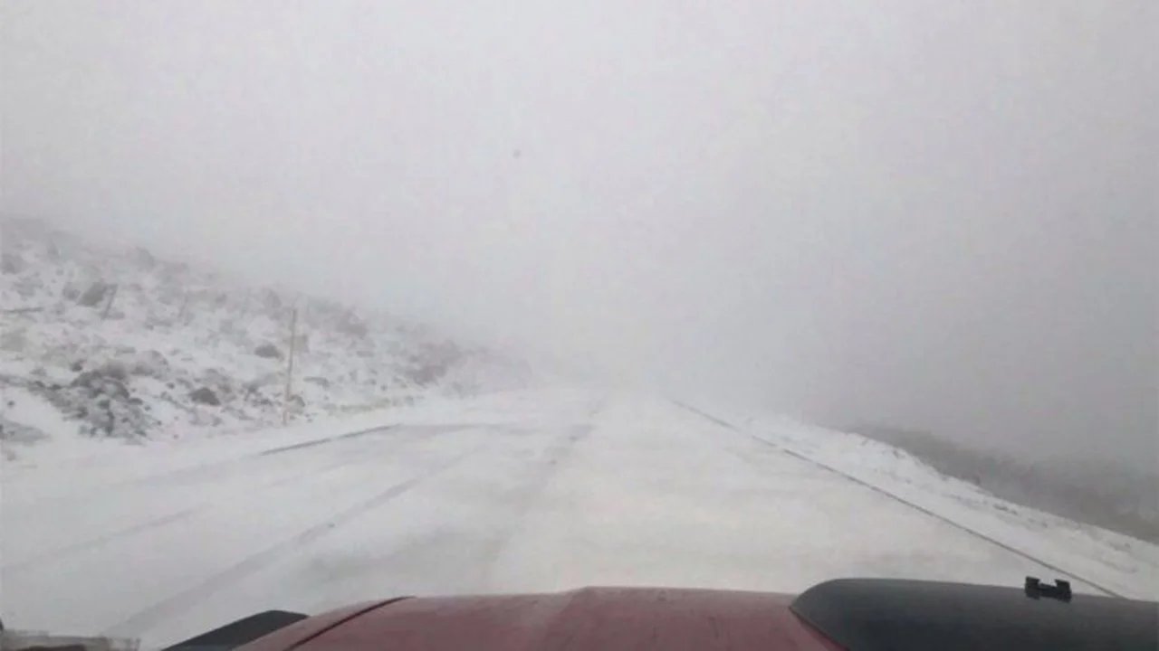 noticiaspuertosantacruz.com.ar - Imagen extraida de: https://adnsur.com.ar/sociedad/alerta-por-fuertes-nevadas-y-lluvias-en-chubut--a-que-localidades-afectara_a66279061fa00f92f1968a8fc