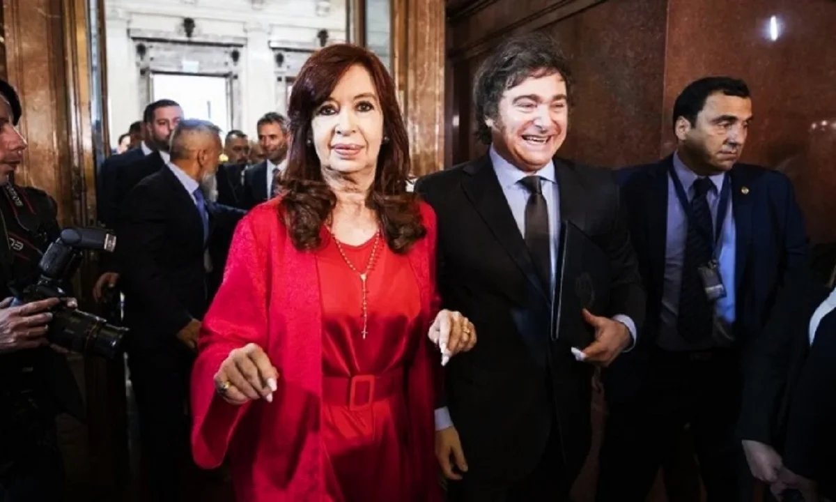 noticiaspuertosantacruz.com.ar - Imagen extraida de: https://adnsur.com.ar/politica/-cristina-kirchner-sigue-abrazada-a-un-modelo-que-destruyo-a-la-argentina---aseguro-el-presidente-milei_a662e3fafb1a6e96478166ef2