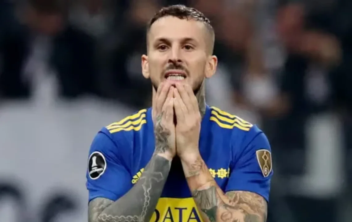 Benedetto subió una polémica foto, cometió un insólito error y los hinchas de Boca lo destrozaron