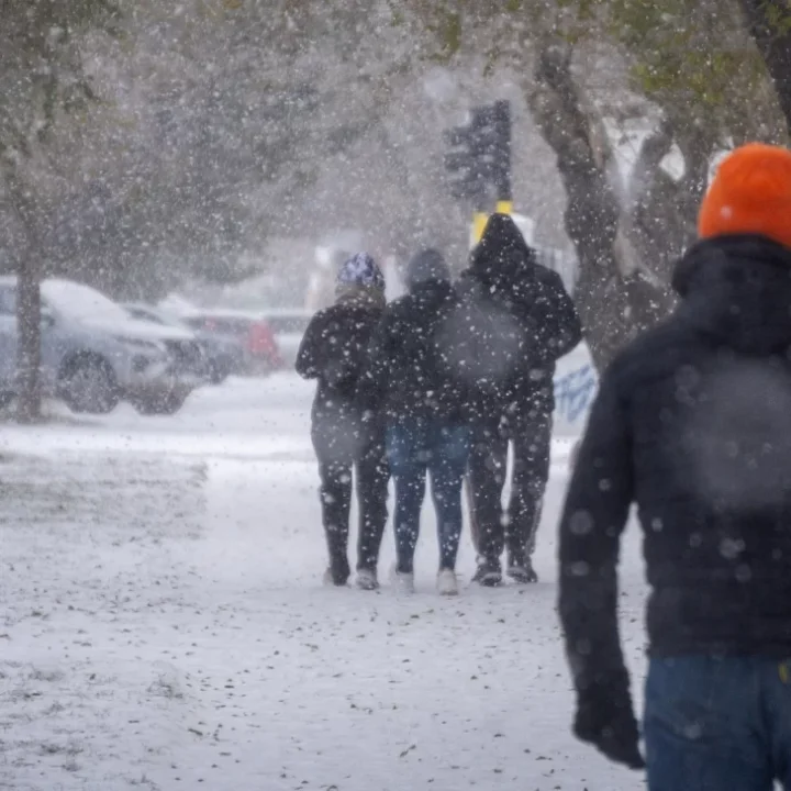 Hay alerta por temperaturas extremas en siete provincias: una ciudad registra 15.2ºC bajo cero.