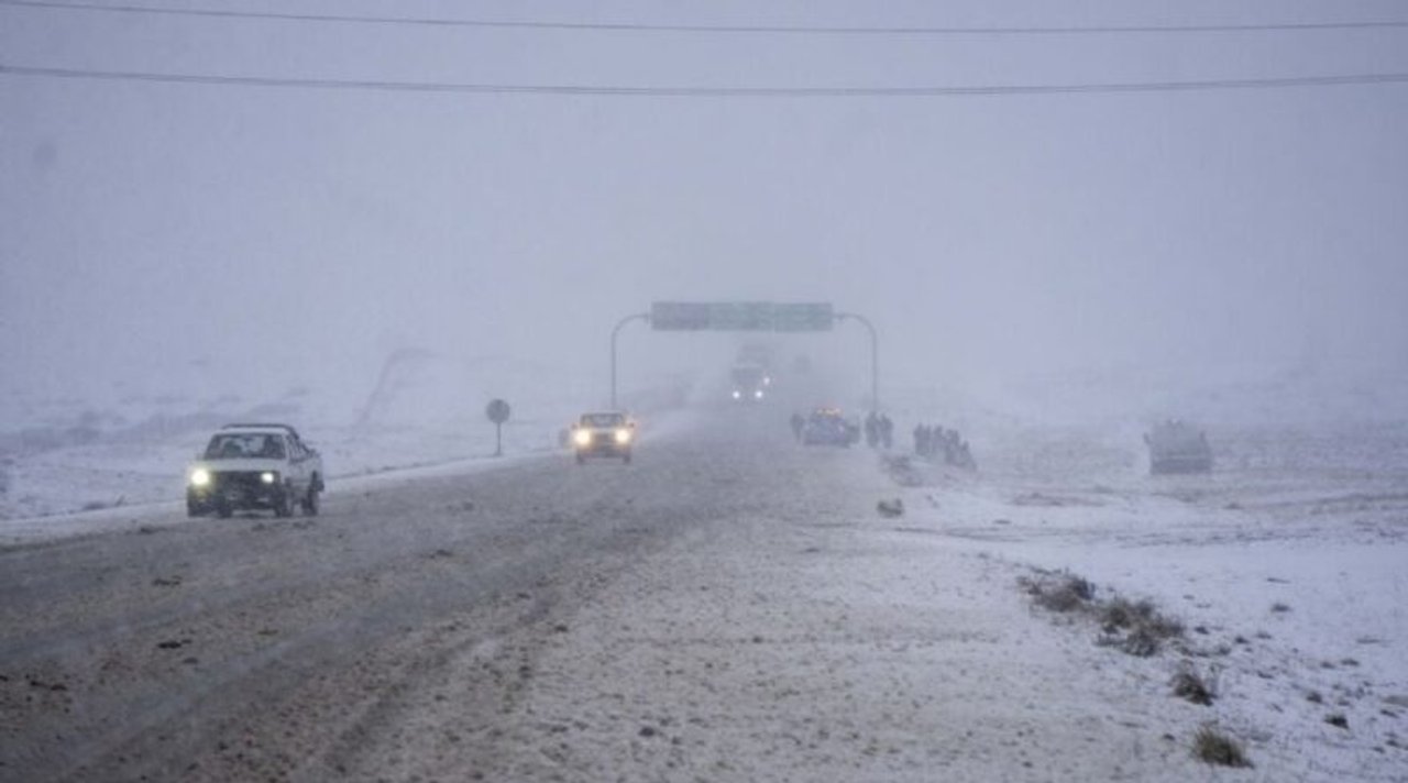 noticiaspuertosantacruz.com.ar - Imagen extraida de: https://adnsur.com.ar/sociedad/emitieron-una-alerta-roja-por-frio-extremo-en-santa-cruz_a6689dc69ca6a51e6621714df