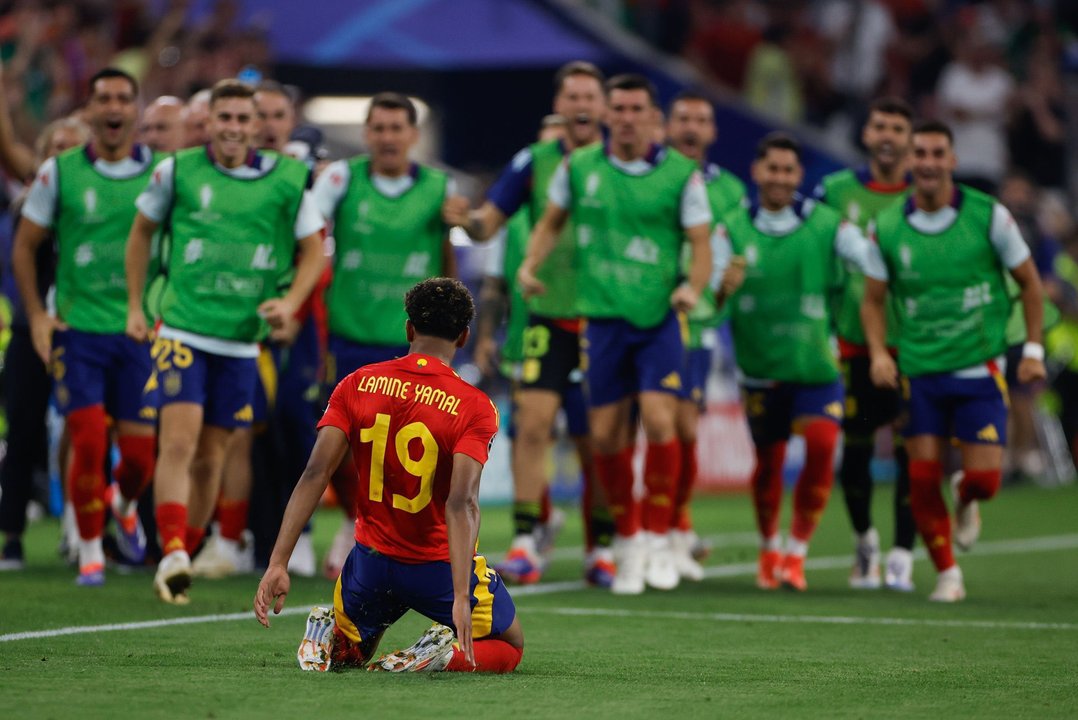 noticiaspuertosantacruz.com.ar - Imagen extraida de: https://adnsur.com.ar/deportes/-espana-se-metio-en-la-final-de-la-euro-tras-venecer-a-francia-en-un-partidazo-_a668dab9a27849b159d50bdf4