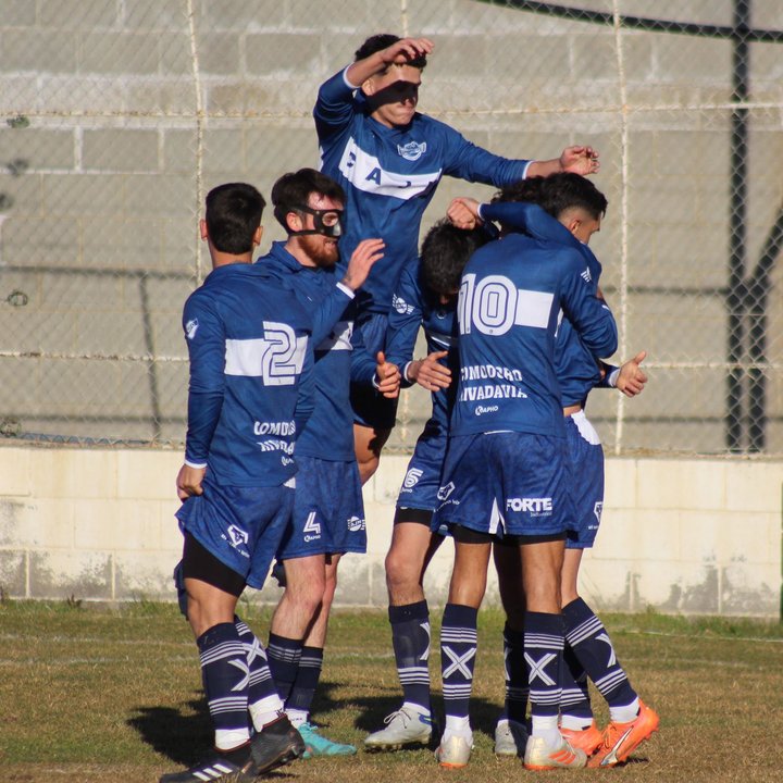 noticiaspuertosantacruz.com.ar - Imagen extraida de: https://adnsur.com.ar/deportes/newbery-le-gano-a-domicilio-a-portugues-y-huracan-goleo-a-saavedra-en-el--parque---los-resultados-del-domingo_a66a6abc9aa56f62668a0f154