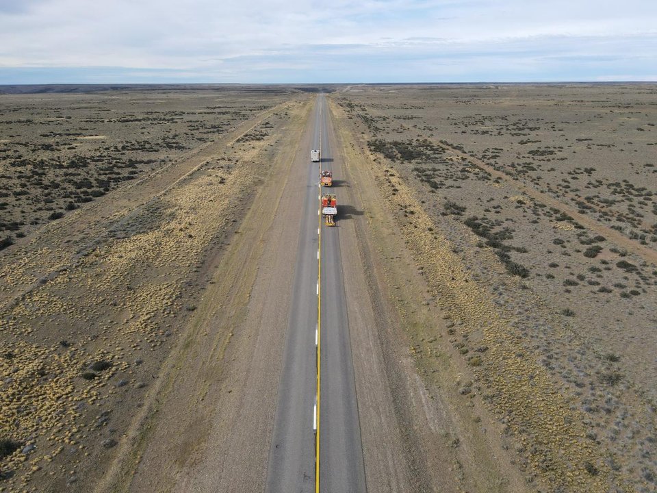 noticiaspuertosantacruz.com.ar - Imagen extraida de: https://adnsur.com.ar/sociedad/restringieron-la-circulacion-en-varias-rutas-de-santa-cruz-por-los-fuertes-vientos-_a671ea86899a3ee3977fad523