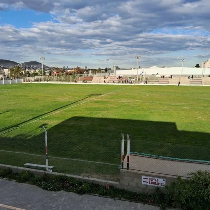 noticiaspuertosantacruz.com.ar - Imagen extraida de: https://adnsur.com.ar/deportes/insolito--suspendieron-el-partido-entre-portugues-y-cai-por-la-ausencia-del-arbitro-principal_a672becfdb87e08fba0a4c196