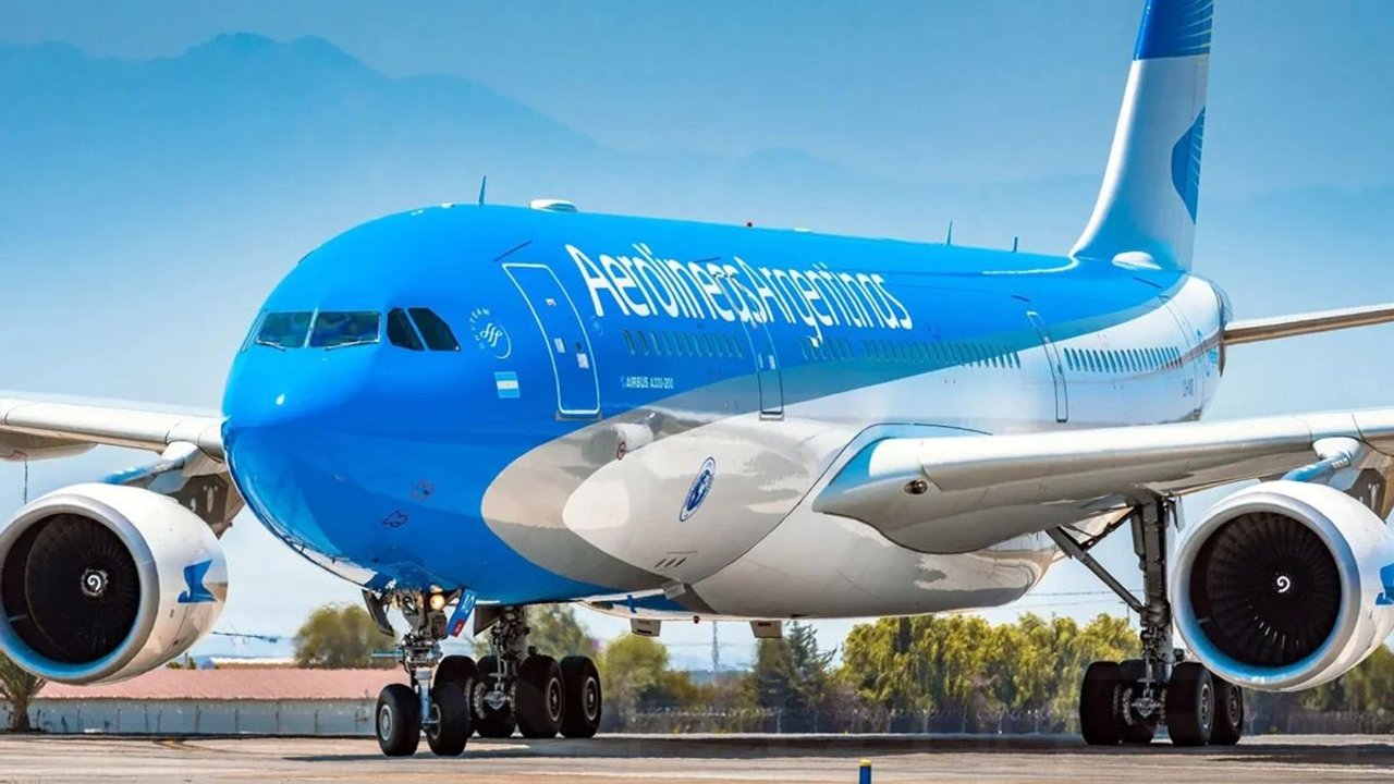 noticiaspuertosantacruz.com.ar - Imagen extraida de: https://adnsur.com.ar/sociedad/fin-al-conflicto-aeronautico--aerolineas-argentinas-logro-un-acuerdo-con-los-gremios_a673645201b89d96a4afbcf0e