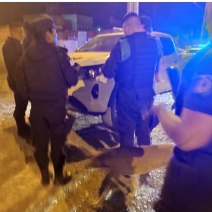 noticiaspuertosantacruz.com.ar - Imagen extraida de: https://adnsur.com.ar/policiales---judiciales/lo-atraparon-con-15-cajones-de-langostino-y-pescado-ilegal-en-la-caja-de-su-camioneta_a6737438561c6fe7979a4ebec