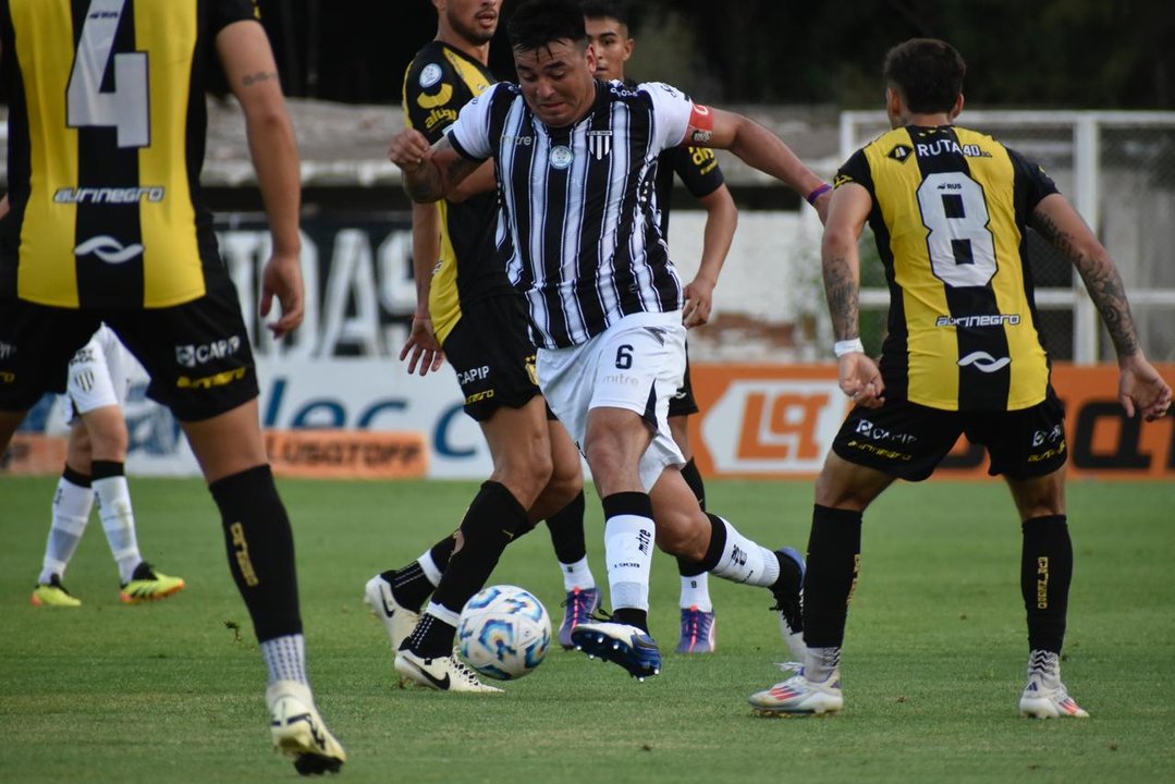 noticiaspuertosantacruz.com.ar - Imagen extraida de: https://adnsur.com.ar/deportes/sin-margen-de-error--deportivo-madryn-ira-por-la-epica-ante-gimnasia-de-mendoza--hora--tv-y-posibles-formaciones_a6738fdf3f784647e09918b37