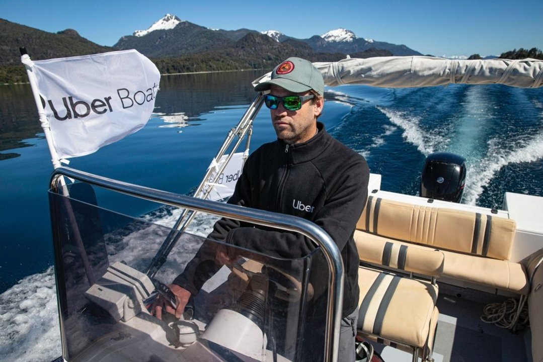 noticiaspuertosantacruz.com.ar - Imagen extraida de: https://adnsur.com.ar/turismo/-uber-en-el-agua--un-lago-de-la-patagonia-tendra-un-nuevo-servicio-para-pasear-en-bote_a673e43528364ef61545082e8