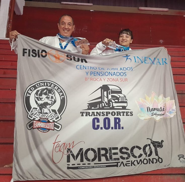 noticiaspuertosantacruz.com.ar - Imagen extraida de: https://adnsur.com.ar/deportes/rocio-y-ruben-moresco-regresaron-a-comodoro-con-grandes-resultados-del-panamericano-de-taekwon-do_a673ea9298364ef615457abe6