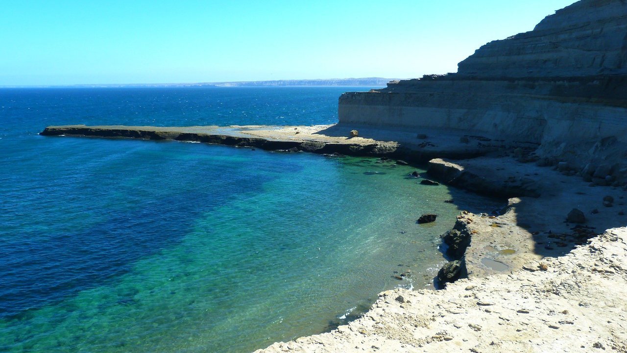 noticiaspuertosantacruz.com.ar - Imagen extraida de: https://adnsur.com.ar/turismo/una-playa-de-chubut-fue-elegida-entre-las-cinco-mejores-de-toda-sudamerica-y-compite-con-iconos-de-brasil_a674d94c75bd6447a8e1ed780