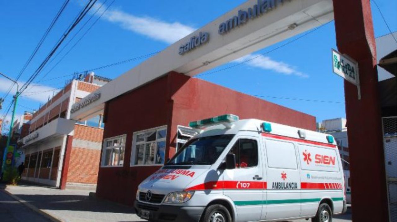 noticiaspuertosantacruz.com.ar - Imagen extraida de: https://adnsur.com.ar/policiales---judiciales/violento-ataque-en-un-centro-de-salud--agredieron-a-los-medicos--enfermeros-y-destrozaron-las-instalaciones_a675ec386271455ac2fa0a6fc