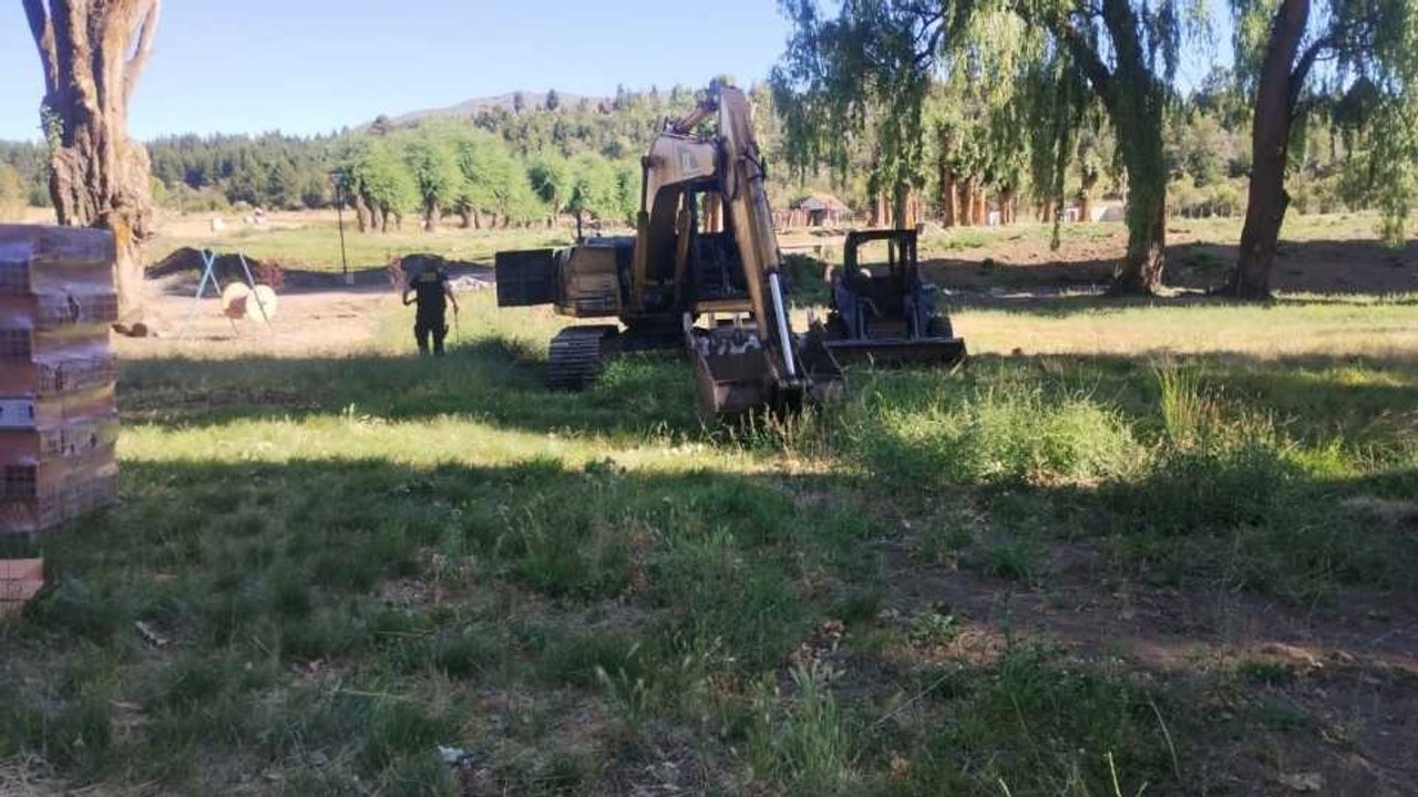 noticiaspuertosantacruz.com.ar - Imagen extraida de: https://adnsur.com.ar/policiales---judiciales/se-incendio-una-estancia-en-la-cordillera-de-chubut-y-su-dueno-denuncio-que--fue-un-atentado-_a678c035227e4b8e5cdb88c3f