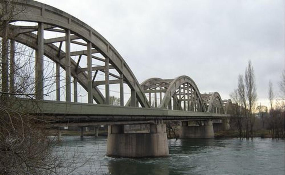 noticiaspuertosantacruz.com.ar - Imagen extraida de: https://adnsur.com.ar/policiales---judiciales/tragedia-en-el-puente-viejo--una-ciclista-murio-atropellada_a678e717416c1a61ab3432ece