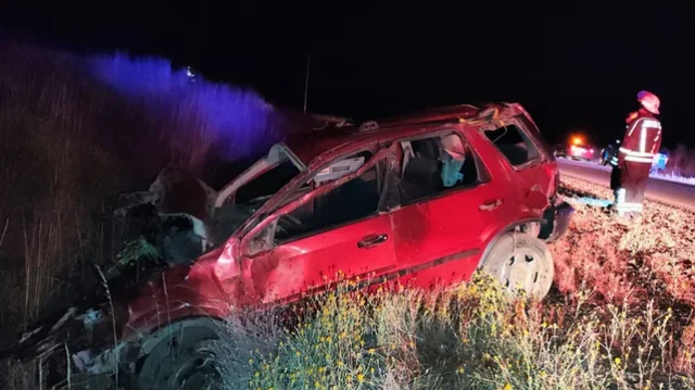 Piden una cadena de oración para una joven pareja que se encuentra en grave estado tras volcar con su auto