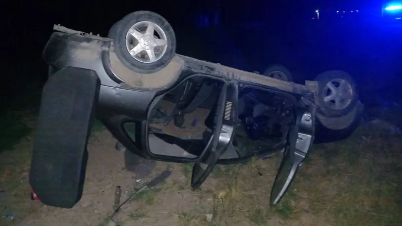 noticiaspuertosantacruz.com.ar - Imagen extraida de: https://adnsur.com.ar/policiales---judiciales/grave-accidente-en-la-ruta-250--quisieron-esquivar-a-un-camion-y-volcaron_a6798bc0adbd4f149c82626d4