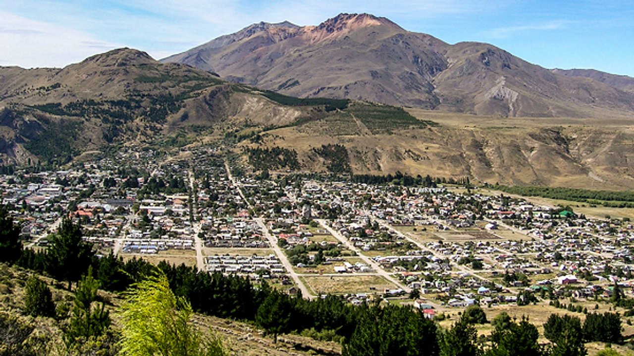 noticiaspuertosantacruz.com.ar - Imagen extraida de: https://adnsur.com.ar/sociedad/rescataron-con-exito-a-dos-mujeres-que-se-perdieron-cuando-escalaban-un-cerro-en-esquel_a679bbf6eceb45ee983b5d797