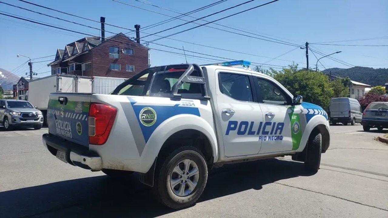 noticiaspuertosantacruz.com.ar - Imagen extraida de: https://adnsur.com.ar/policiales---judiciales/golpe-milimetrico-en-la-patagonia--ladrones-armados-se-llevaron-una-camioneta-0km-y-una-caja-fuerte_a679bdef9ceb45ee983b944b2