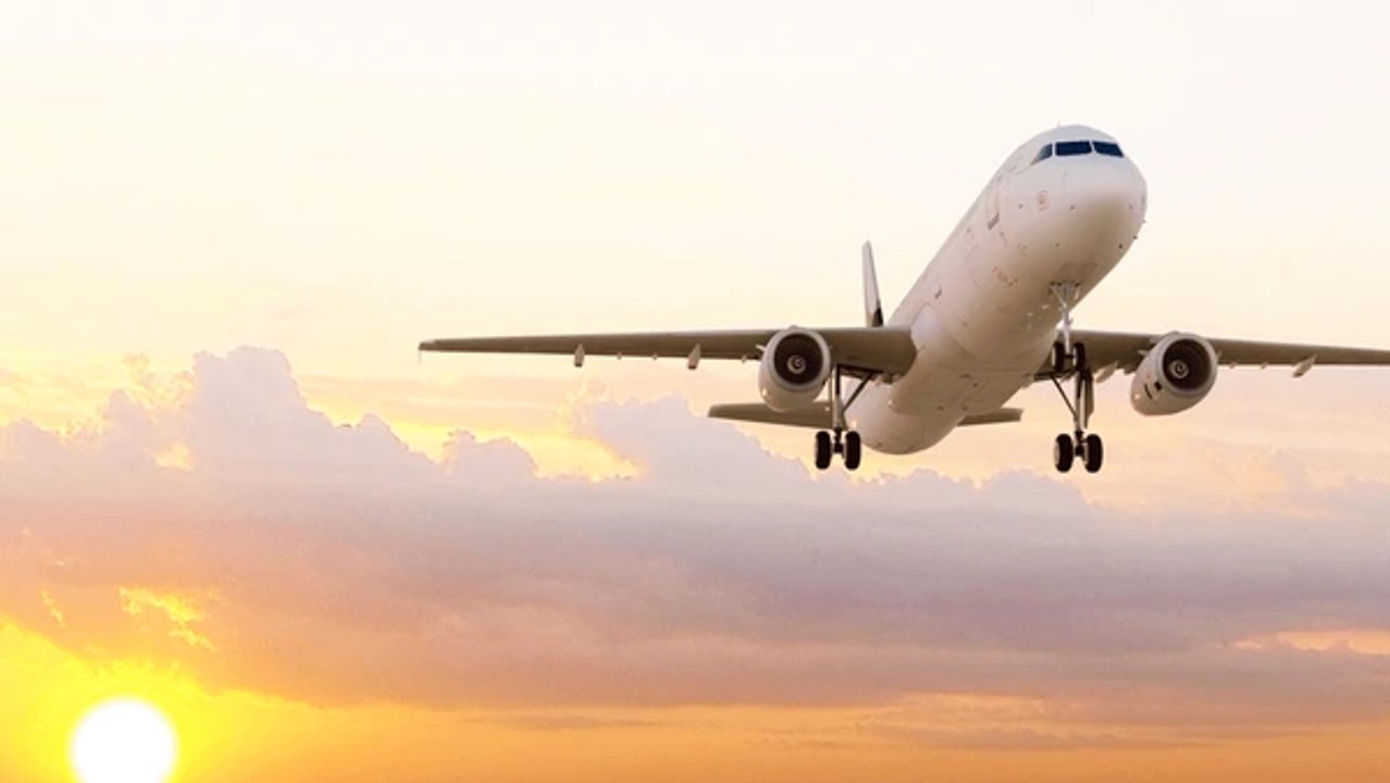 noticiaspuertosantacruz.com.ar - Imagen extraida de: https://adnsur.com.ar/sociedad/una-linea-aerea-volvera-a-operar-en-comodoro--desde-cuando-y-con-que-localidades-conectara_a67a422c4f8490fd919a74c7b