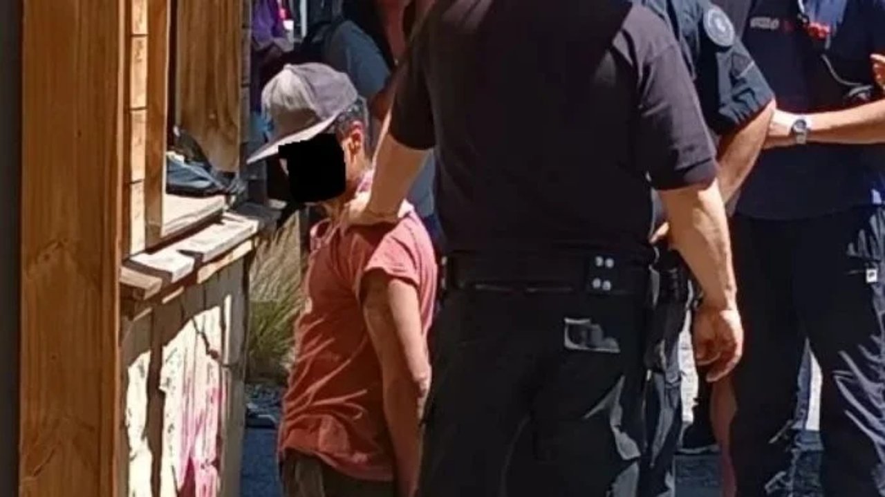 noticiaspuertosantacruz.com.ar - Imagen extraida de: https://adnsur.com.ar/policiales---judiciales/insolito--un-reconocido-delincuente-que-era-intensamente-buscado-en-la-patagonia-cayo-por-comprar-con-tarjeta-de-credito_a67aa7c00492a7ab88e20f97c