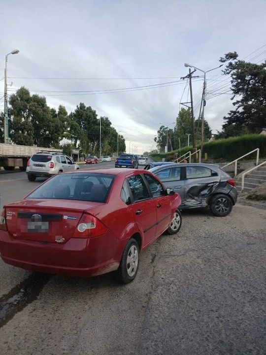 Choque en Ruta 3: un perro se cruzó en el camino y provocó un accidente entre dos autos
