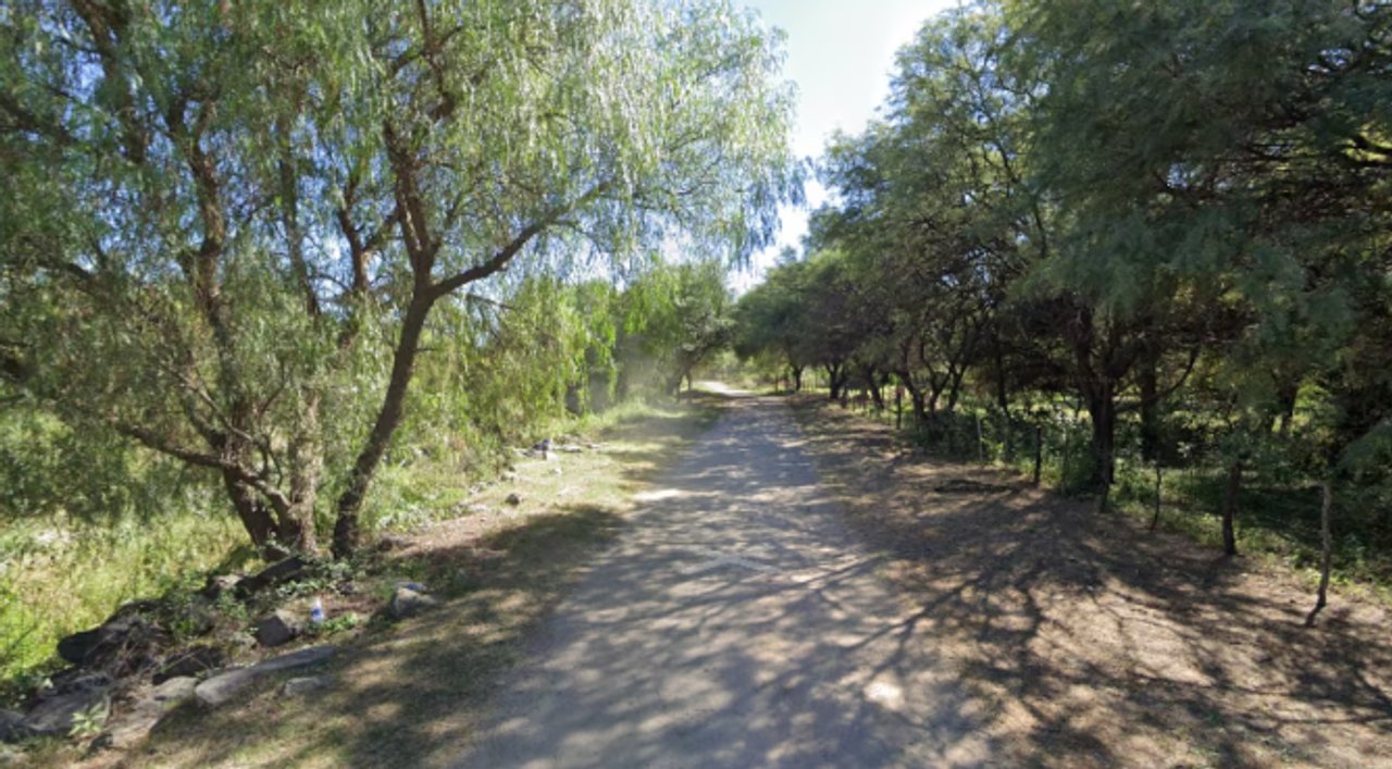 noticiaspuertosantacruz.com.ar - Imagen extraida de: https://adnsur.com.ar/policiales---judiciales/un-hombre-de-71-anos-murio-aplastado-por-una-montana-de-piedras-tras-intentar-sacar-un-enjambre-de-abejas_a67f2d991d774198d4caaeb6b