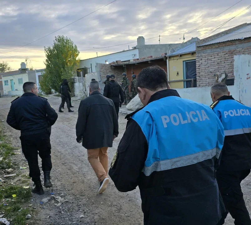 Desaparición de Emanuel Centeno: reiniciaron la búsqueda con más de 85 agentes, buzos y perros rastreadores