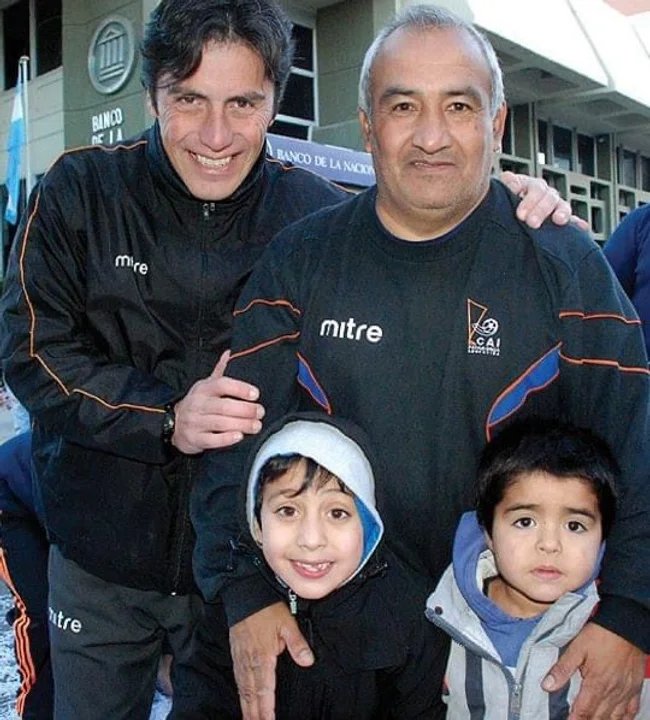 Carlos Ojeda junto a Tula