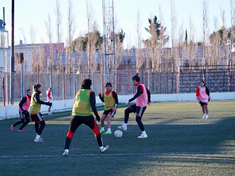 Práctica en el estadio Armando Avila de USMA