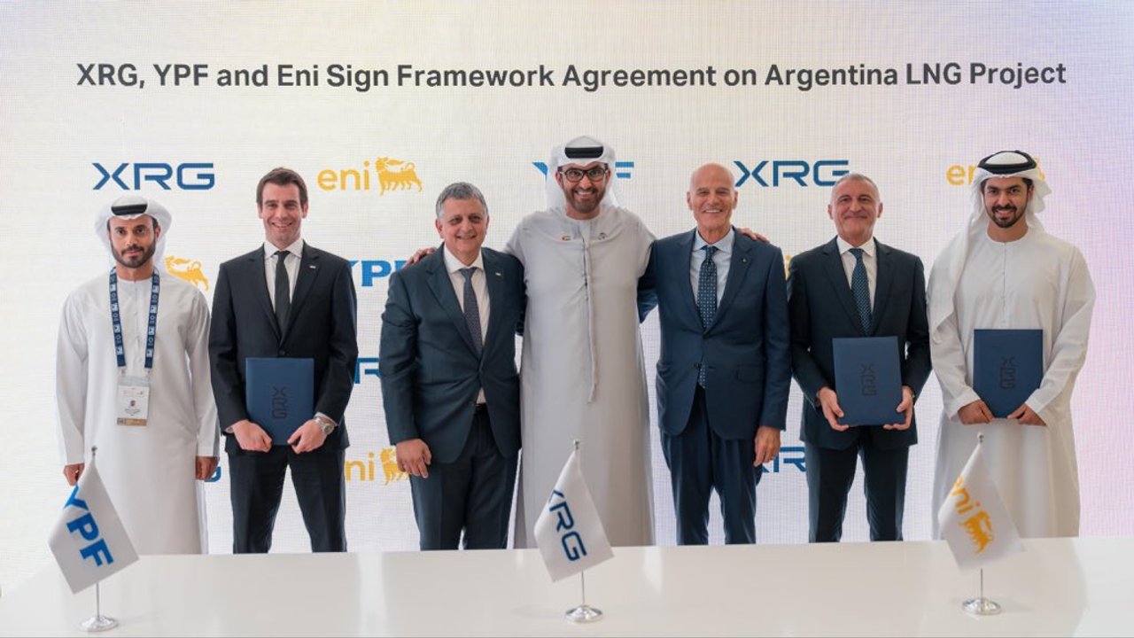 YPF suma a ADNOC al proyecto Argentina LNG: cómo es el acuerdo que puede cambiar el futuro energético del país