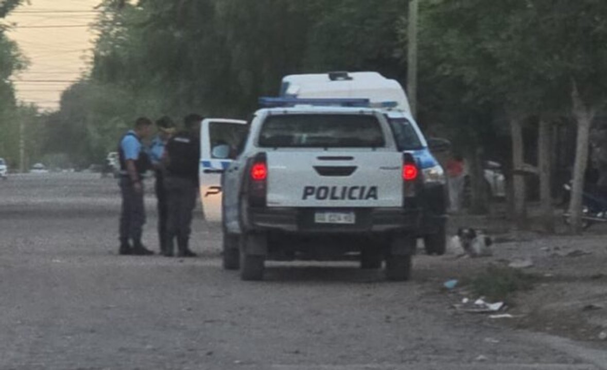 Investigan la muerte de un chacarero en Centenario por posible violencia familiar