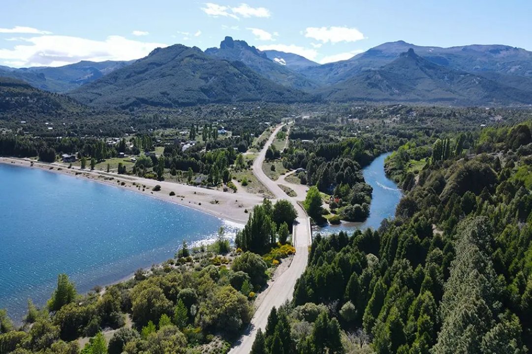 Mujer hallada muerta en canal de riego en San Martín de los Andes