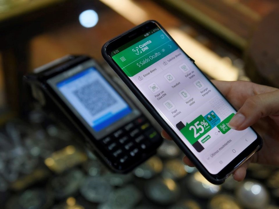 Bancos advierten riesgo de 'corralito digital' por cuentas sueldo en billeteras