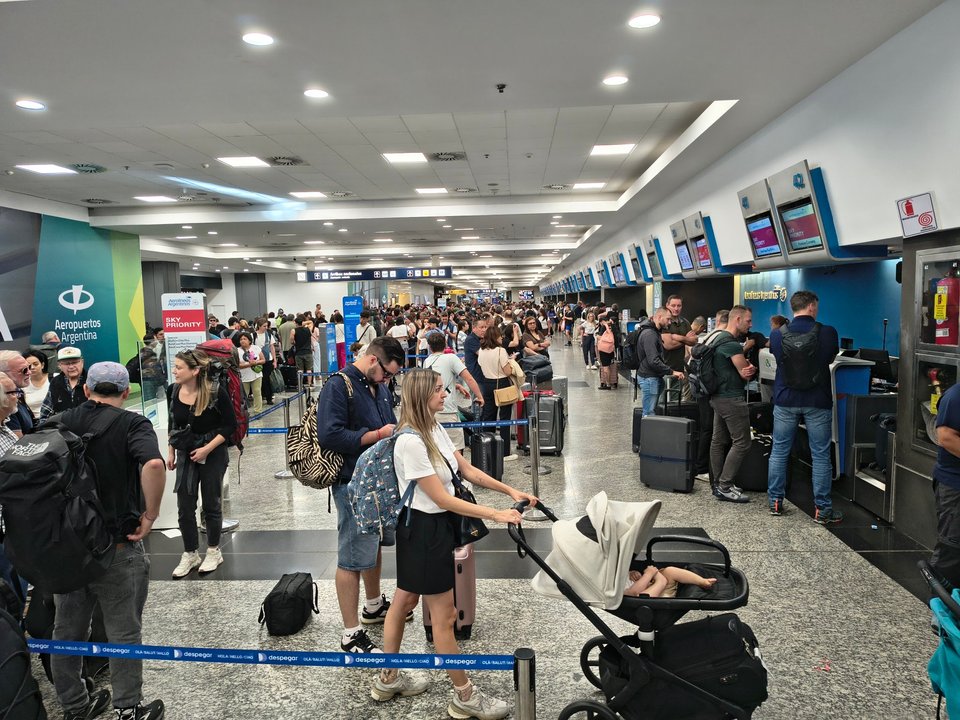 Aeroparque cierra por mantenimiento: vuelos desde Chubut trasladados a Ezeiza