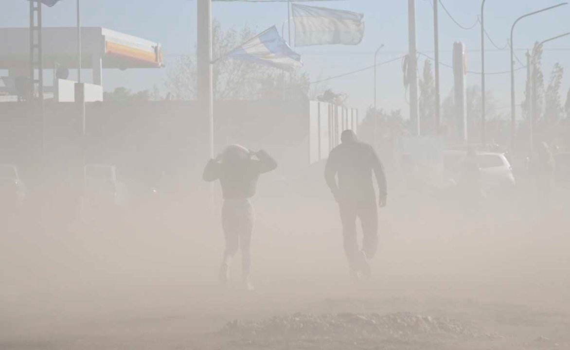 Día de vientos fuertes y nevadas en Neuquén para el lunes 10 de agosto