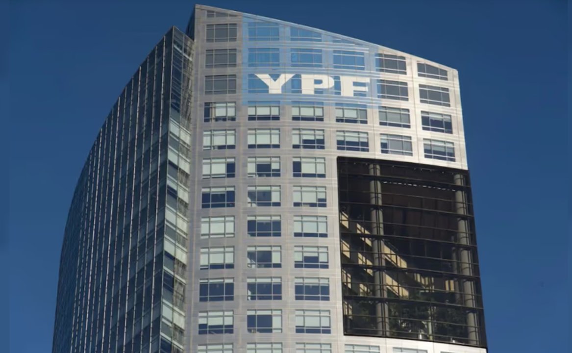 YPF utiliza subasta inversa para licitar ductos de Argentina LNG